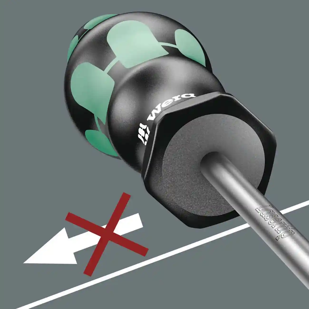 What type of screwdrivers does the rack feature?