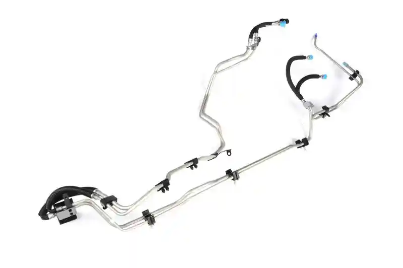 How do marine and regular fuel lines differ in GM Fuel Line Set?