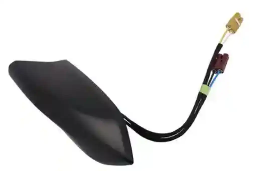 What is the difference between a GPS antenna and a GPS receiver?